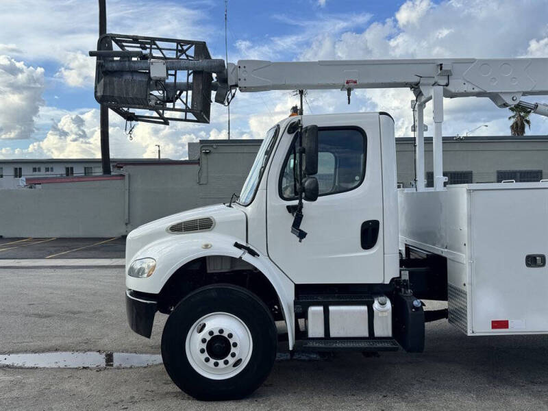 2019 Freightliner M2 106
