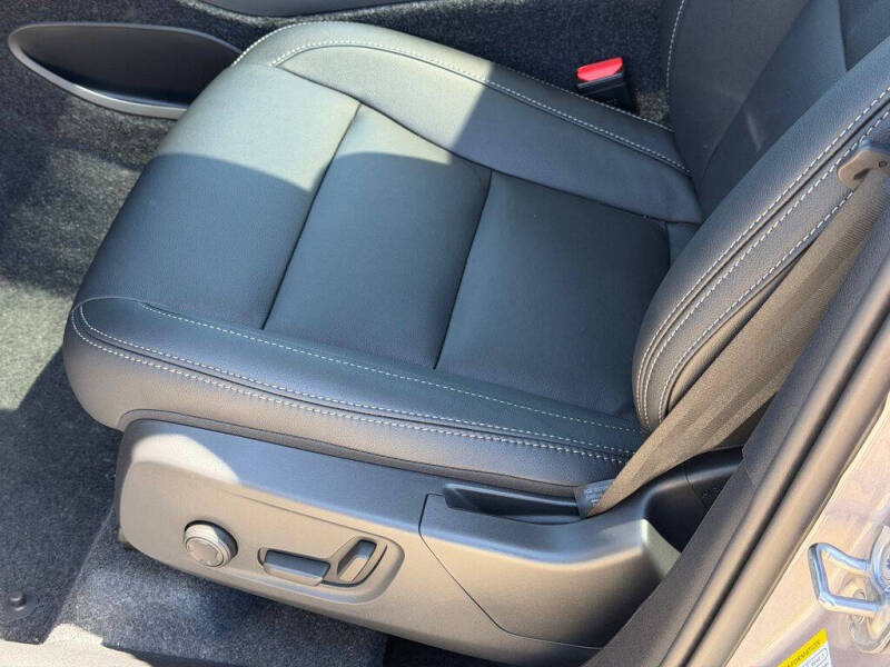 2026 Volvo XC40 B5 Core