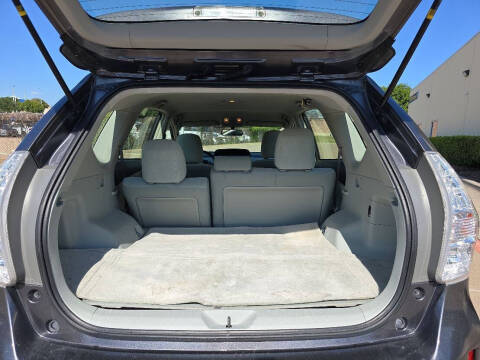 2012 Toyota Prius v Three