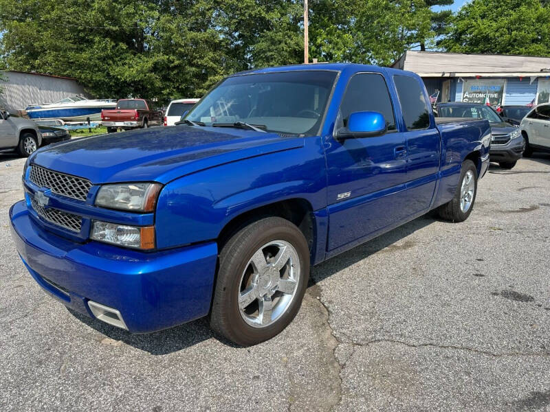 2003 Chevrolet Silverado 1500 SS photo 2