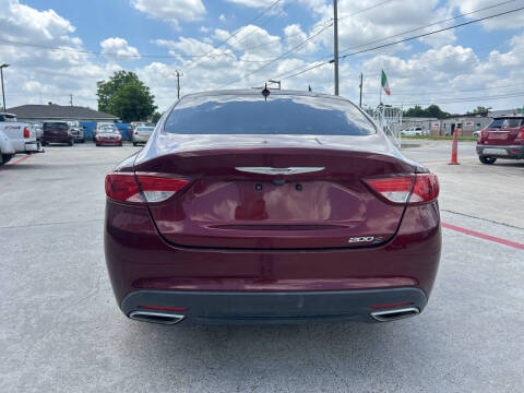 2016 Chrysler 200 S