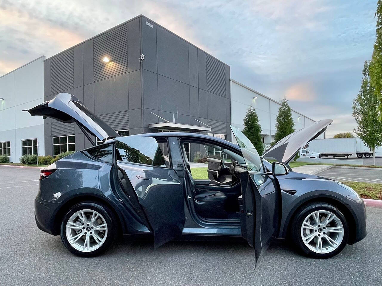 2020 Tesla Model Y for sale at MISHA MASTER MOTORZ LLC in Portland, OR