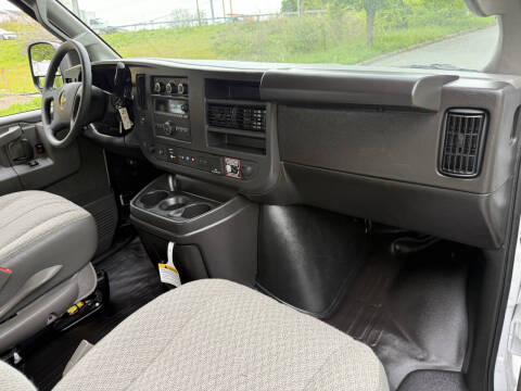 2025 Chevrolet Express 2500