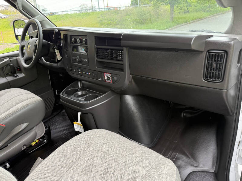 2025 Chevrolet Express 2500