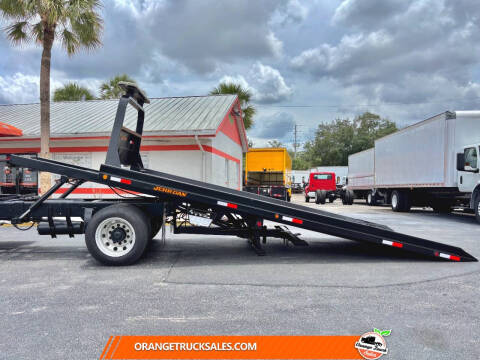 2018 Freightliner M2 106