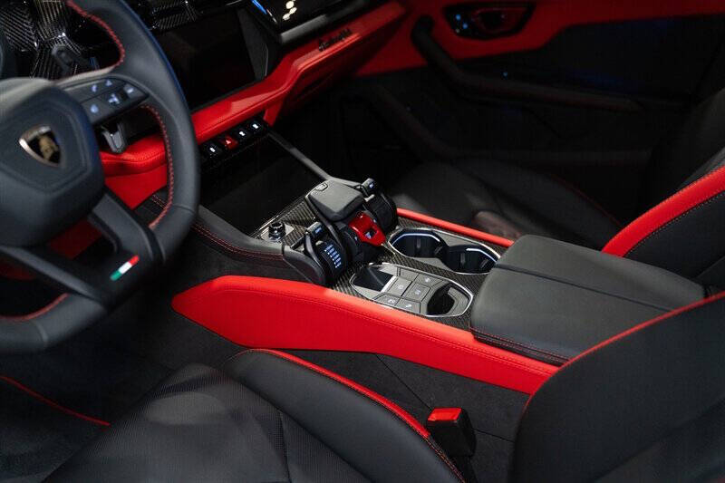 2026 Lamborghini Urus SE