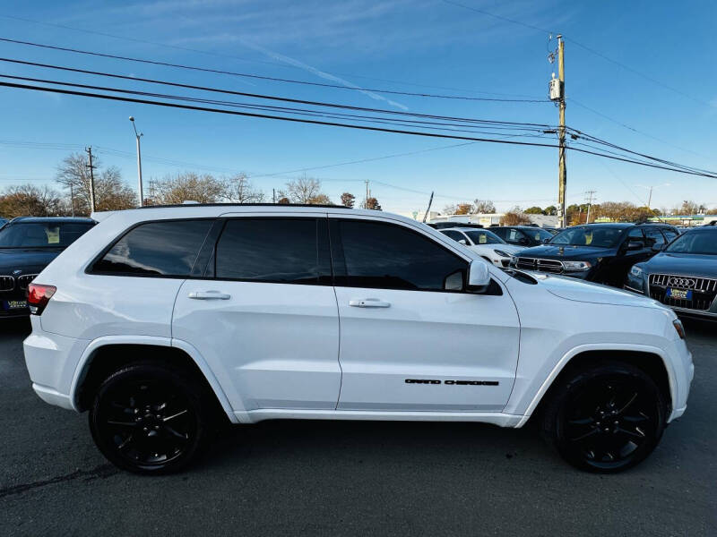 2017 Jeep Grand Cherokee Altitude