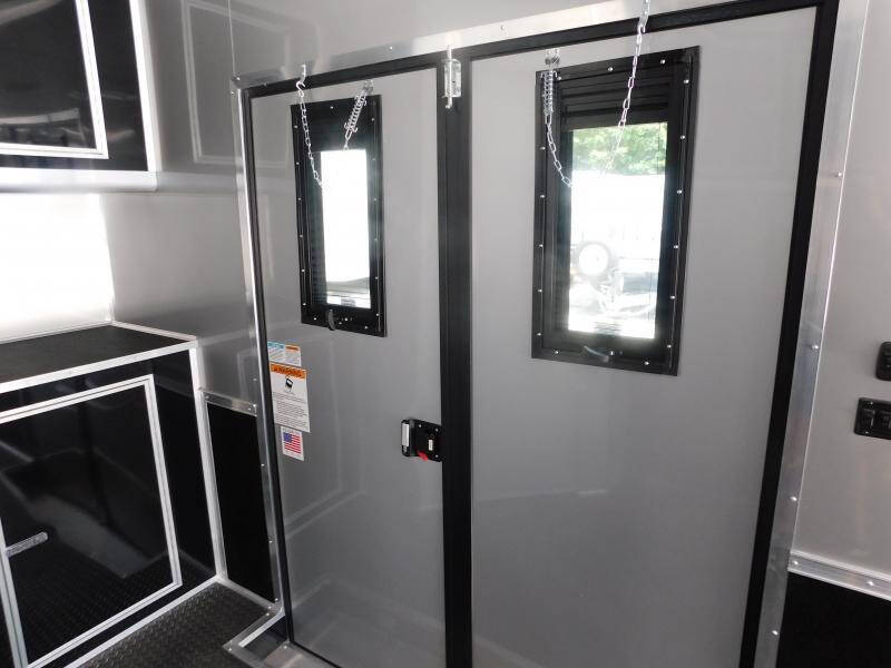 2025 Cargo Mate Eliminator SS 34' Full Bathroo