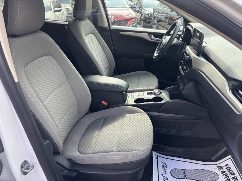 2020 Ford Escape SE