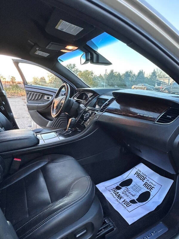 2017 Ford Taurus Limited