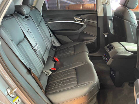 2019 Audi e-tron quattro Prestige