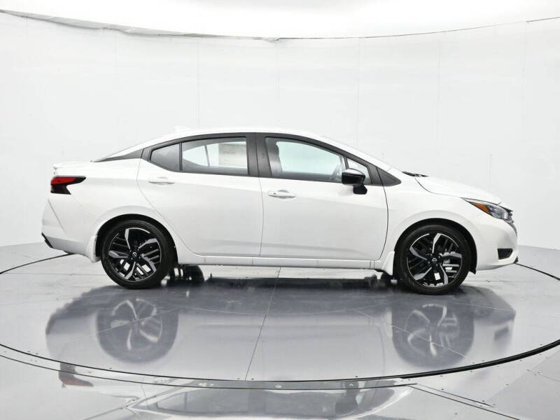2025 Nissan Versa SR