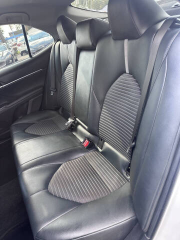 2019 Toyota Camry SE