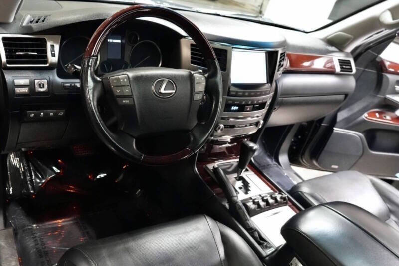 2014 Lexus LX 570