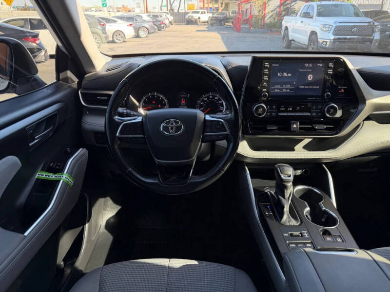 2021 Toyota Highlander LE