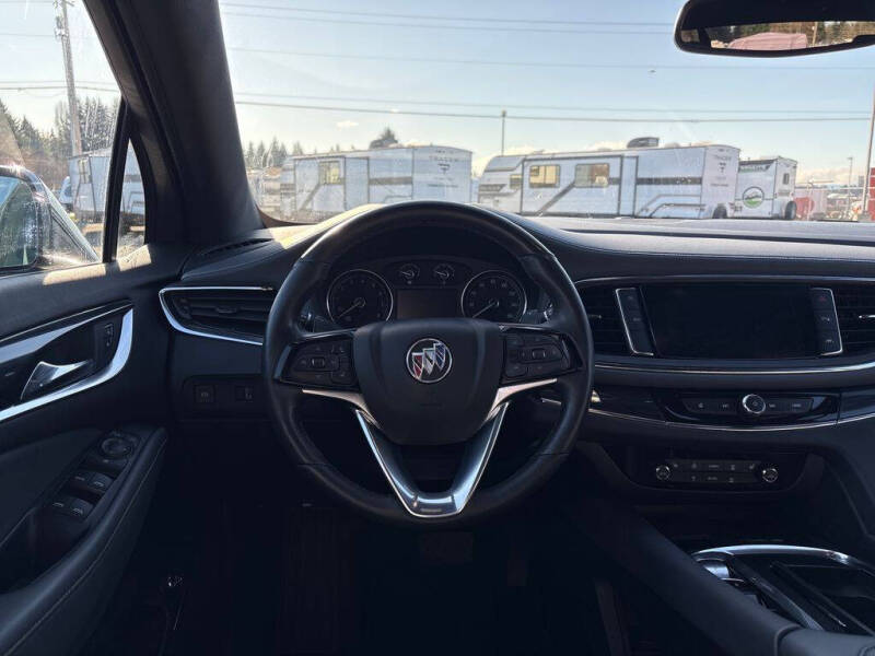 2023 Buick Enclave Essence