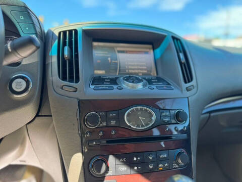 2010 Infiniti G37 Sedan x Anniversary Edition