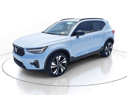 2026 Volvo XC40 B4 Plus