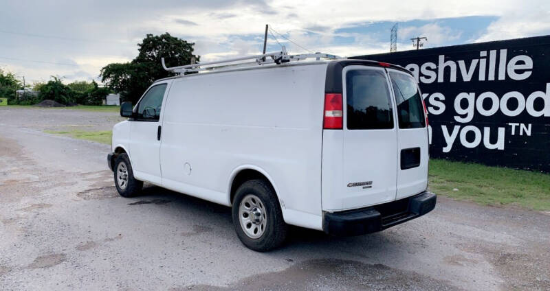 2013 Chevrolet Express Cargo null photo 7