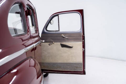 1948 Ford Super Deluxe