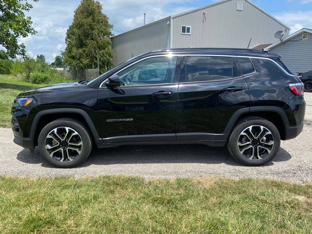 Diamond Black Crystal Pearlcoat 2022 Jeep Compass Limited 4x4 Limited 4dr SUV 2