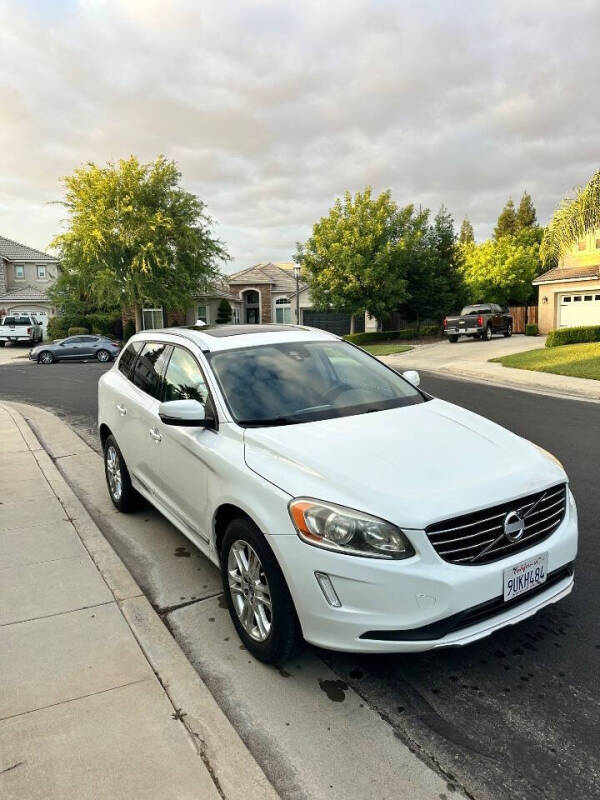 2015 Volvo XC60 T5 Drive-E Premier
