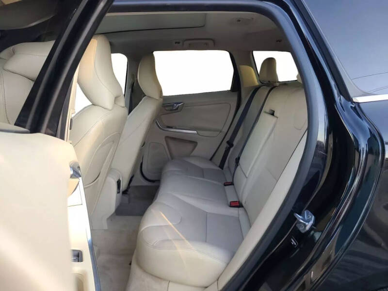 2016 Volvo XC60 T5 Drive-E Premier