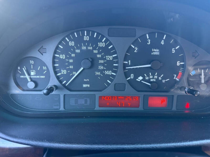 2005 BMW 3 Series 325i