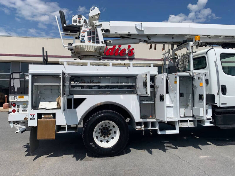 2012 Freightliner M2 106