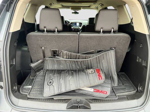 2022 GMC Acadia Denali