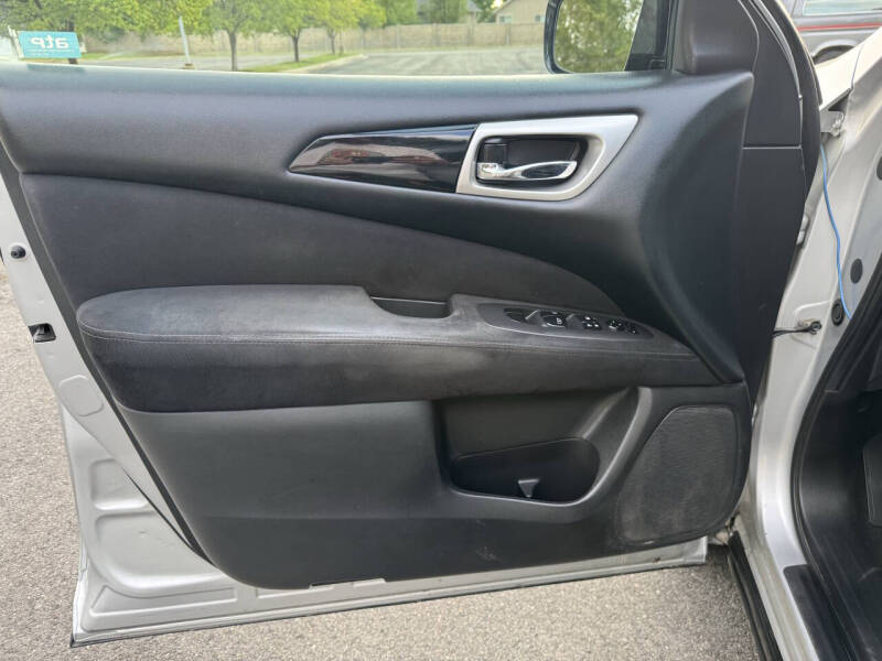 2014 Nissan Pathfinder SV
