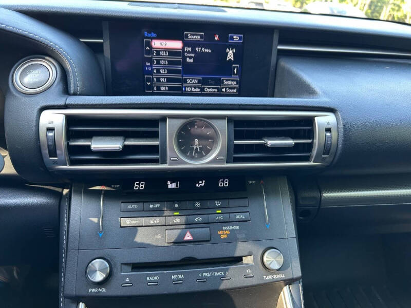 2016 Lexus IS 200t