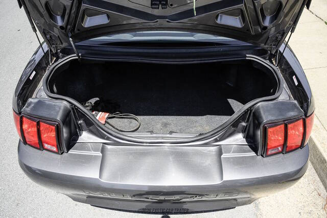 2003 Ford Mustang Mach 1 Premium