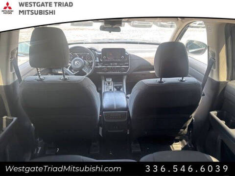 2022 Nissan Pathfinder SV