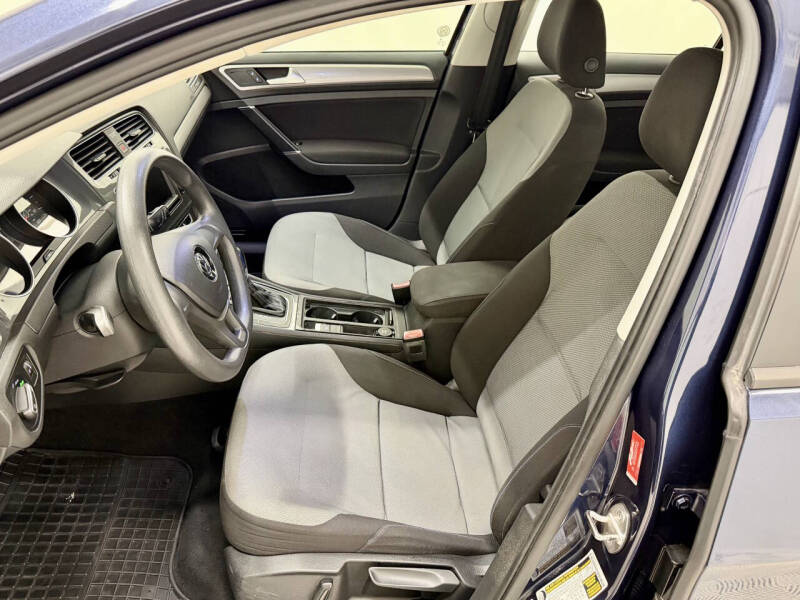 2016 Volkswagen e-Golf SE