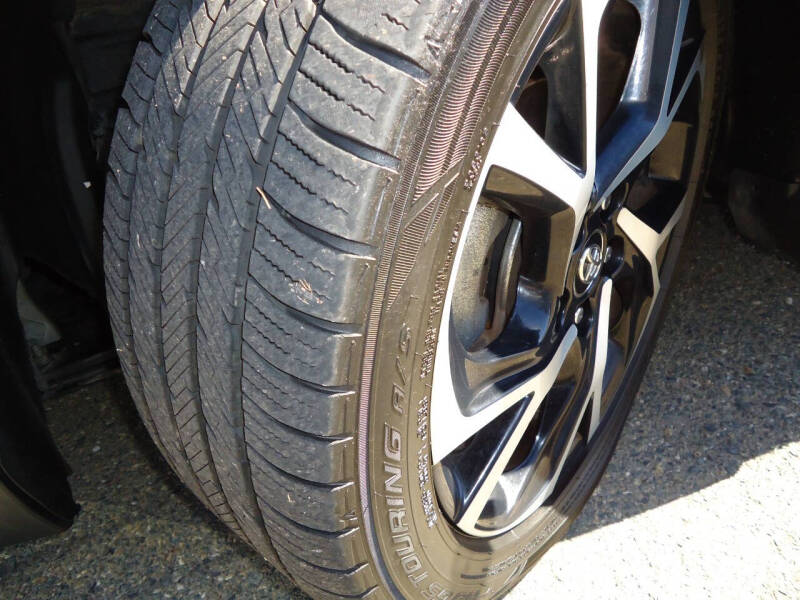 2018 Toyota C-HR XLE Premium