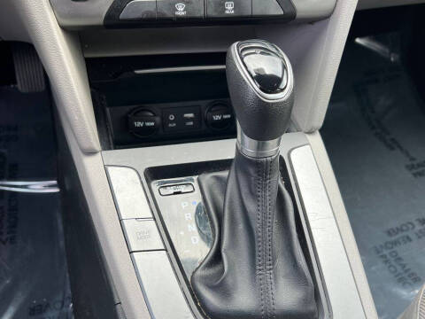 2018 Hyundai Elantra