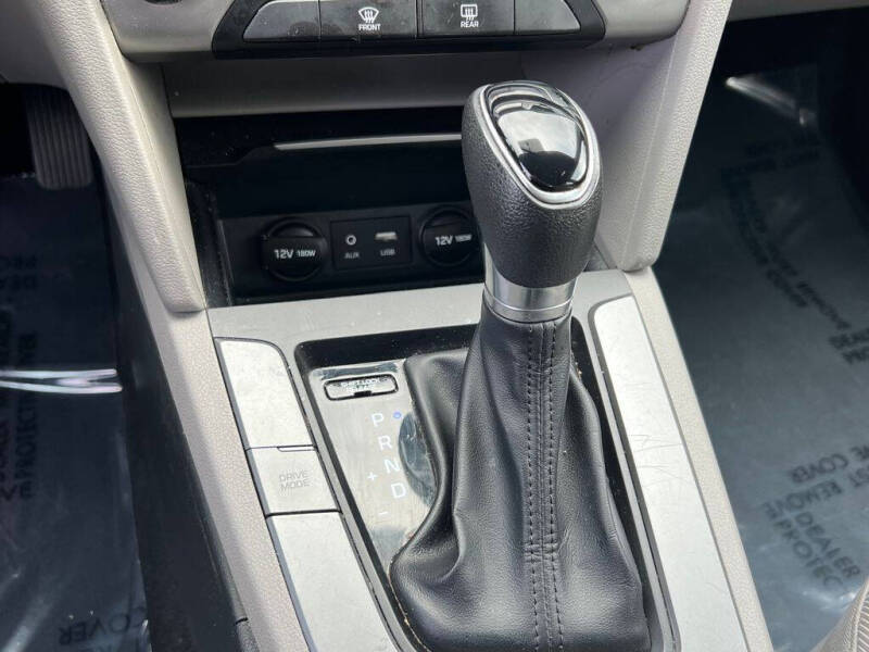 2018 Hyundai Elantra
