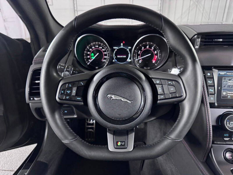 2017 Jaguar F-TYPE R