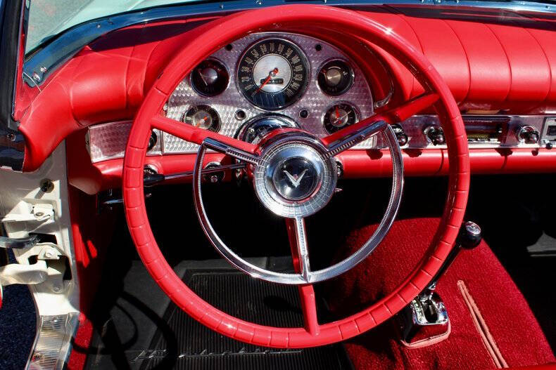 1957 Ford Thunderbird