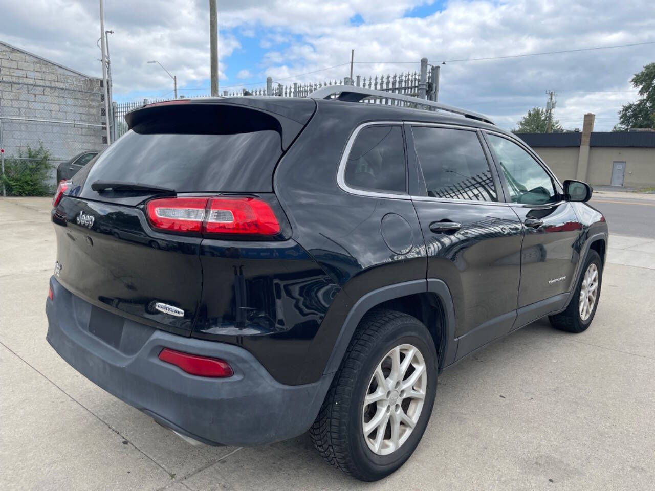 2016 Jeep Cherokee for sale at Alpha Auto Sales in Detroit, MI