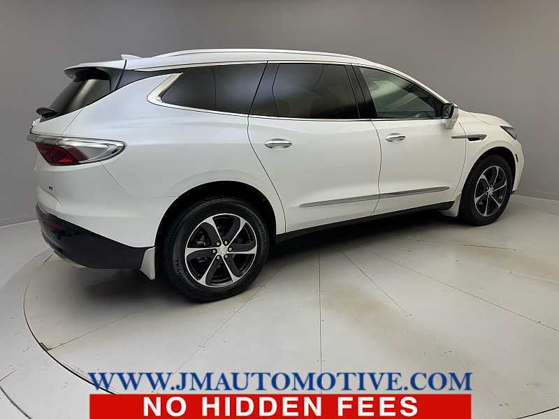 2022 Buick Enclave Essence