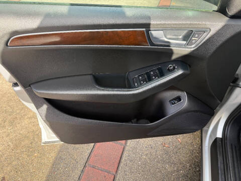 2012 Audi Q5 2.0T quattro Premium