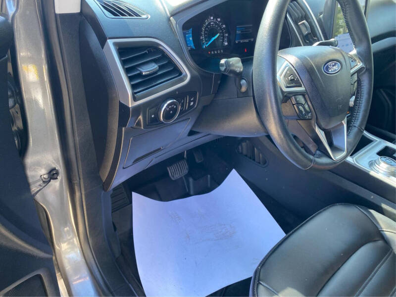 2024 Ford Edge