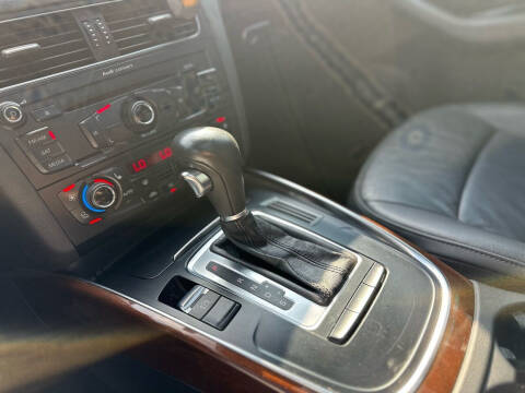 2011 Audi Q5 2.0T quattro Premium