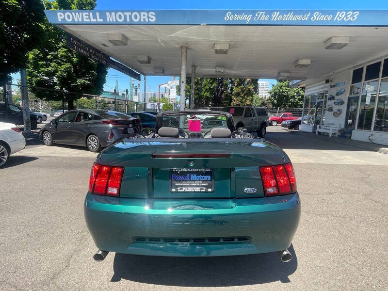 2001 Ford Mustang