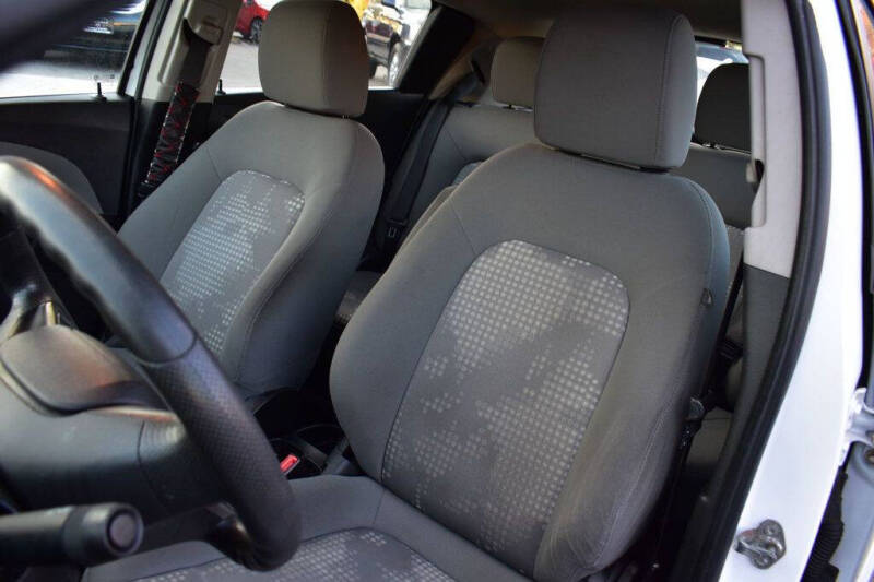 2016 Chevrolet Sonic LS Auto