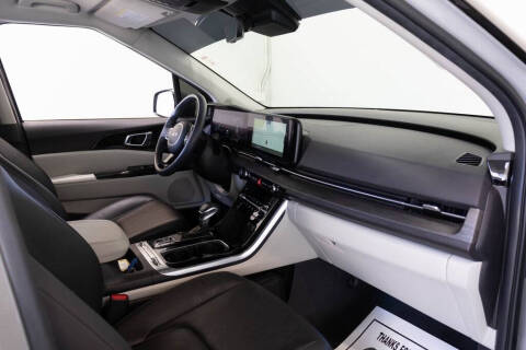 2024 Kia Carnival SX