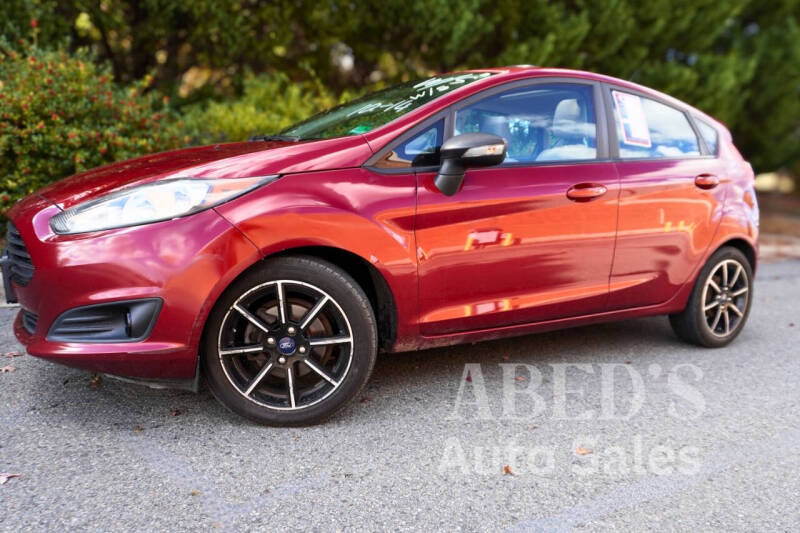 2016 Ford Fiesta SE's photo