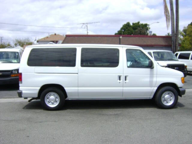 2004 Ford E-Series E-150 XL